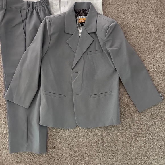 Peanut Butter Collection Boys Suit Size 5 - Picture 4 of 7
